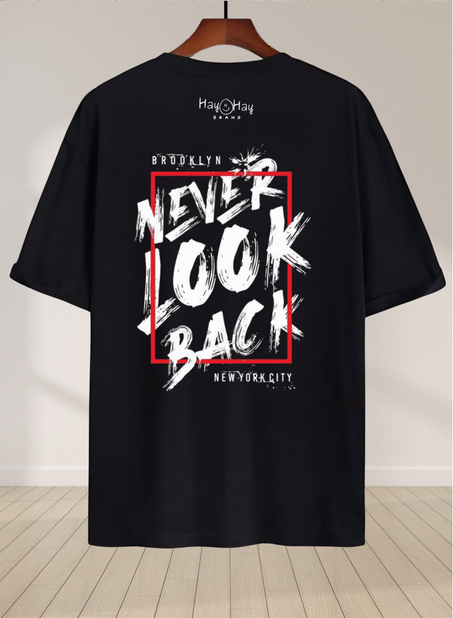 NEVER LOOK BACK . : تيشرت أنيق بتصميم