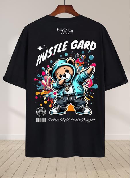 HUSTLE BEAR. : تيشرت أنيق بتصميم