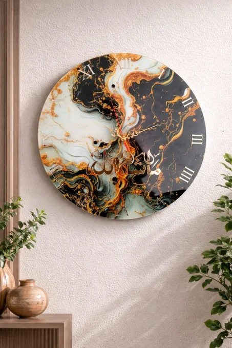 ساعة حائط فاخرة بلمسة فنية راقية