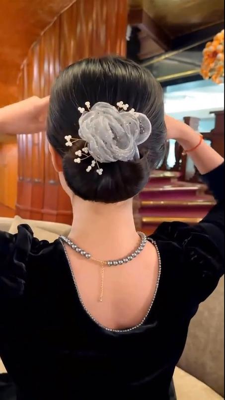 ربطة شعر الملكية