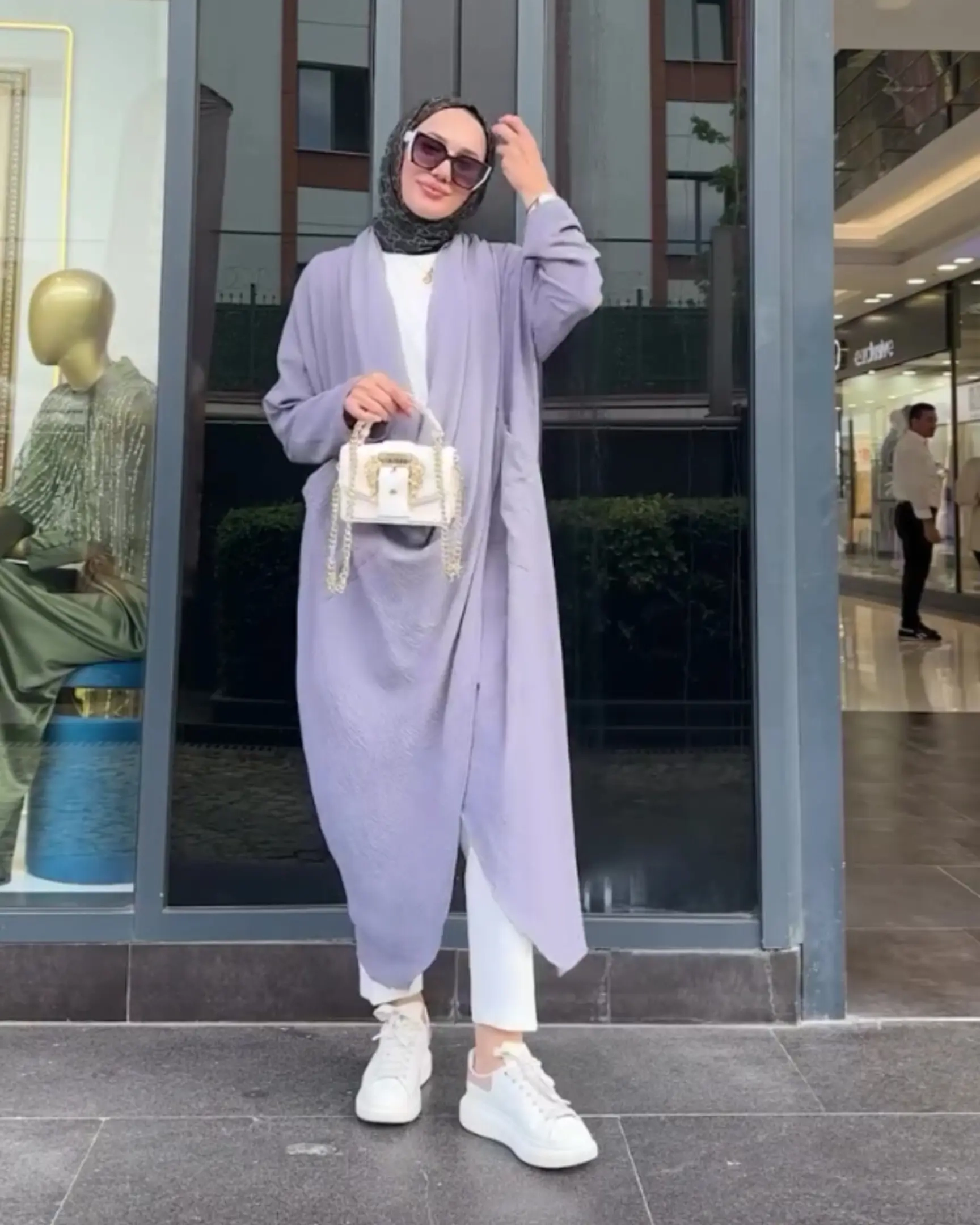 عباءة لارا 🤩