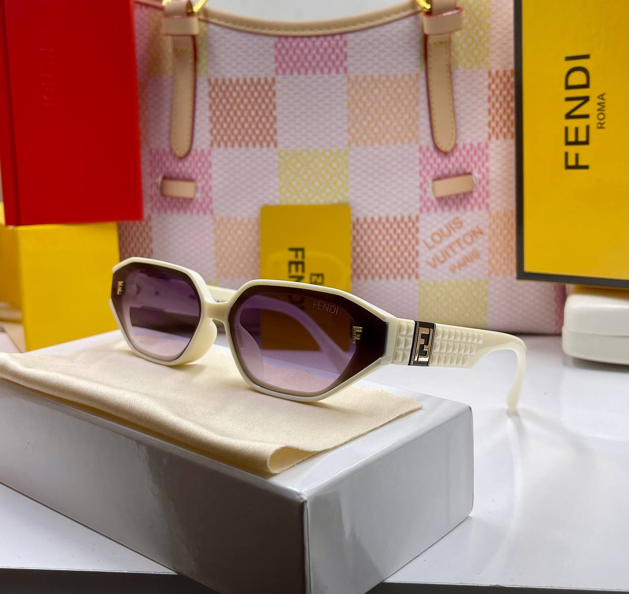 Fendi ME25
