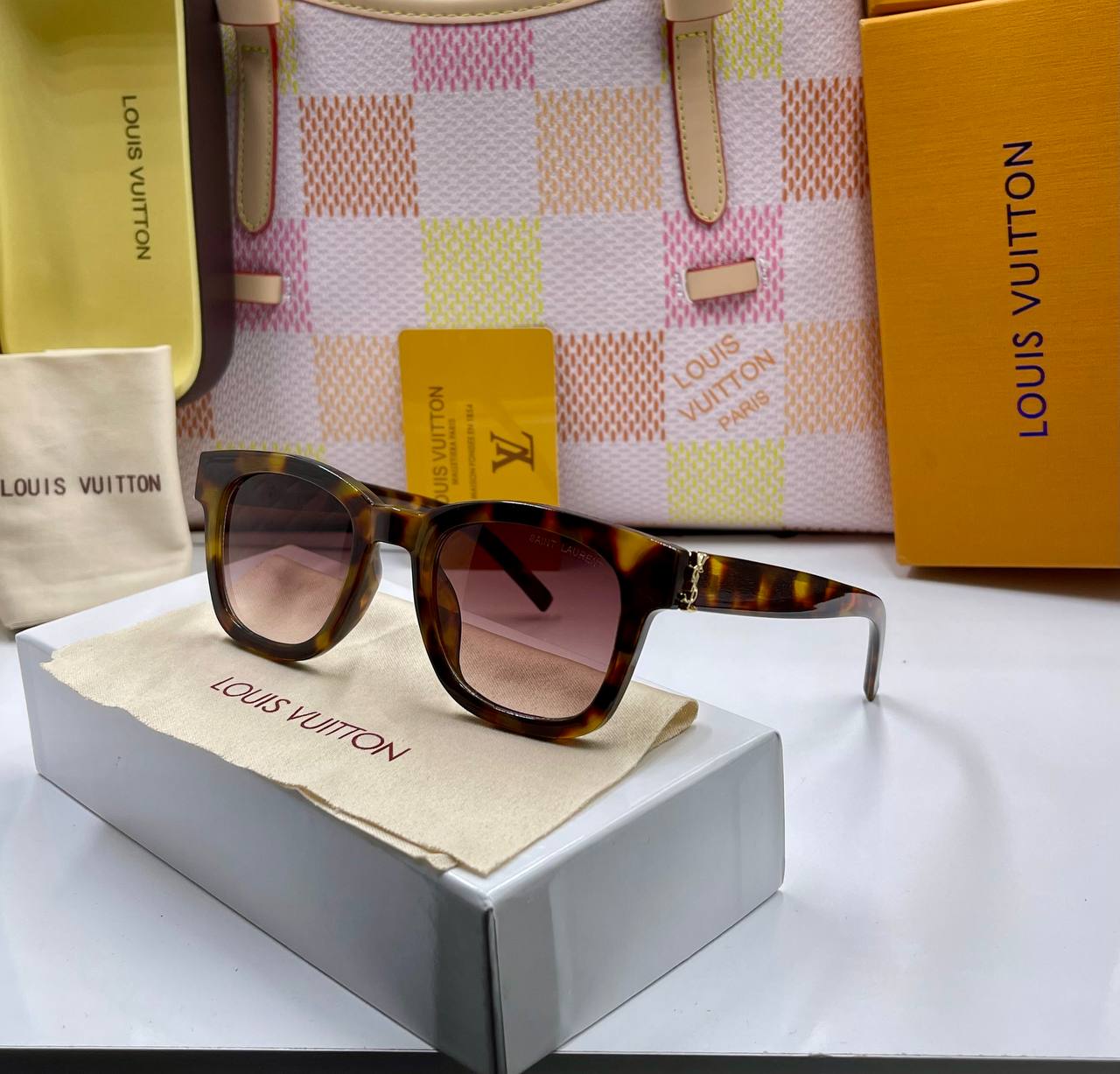 Louis Vuitton LV-E25