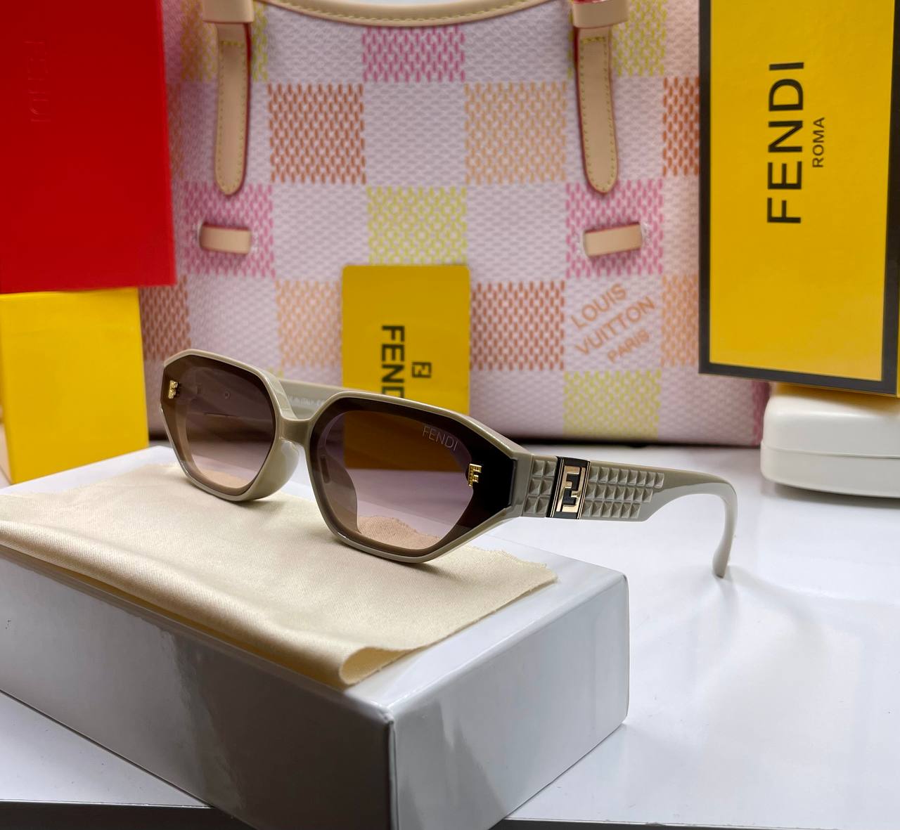 Fendi ME25