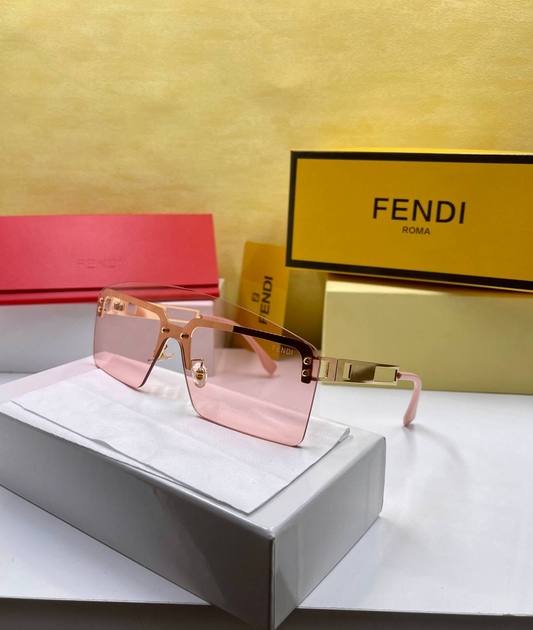 FENDI EEWW3