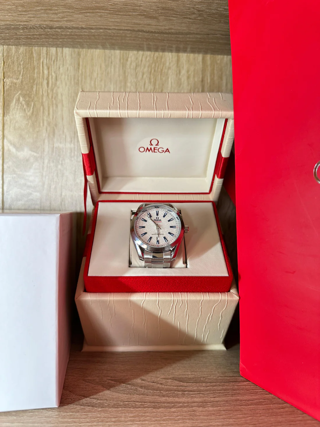 OMEGA HOMMES ACIER COFFRET