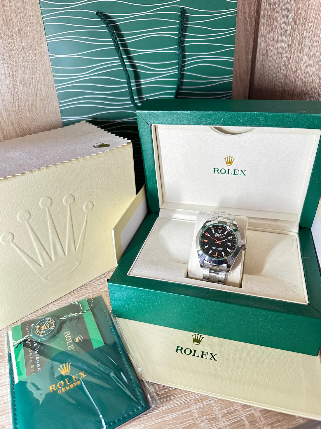 ROLEX MILGAUSS COFFRET