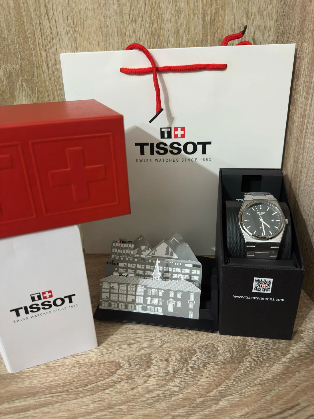 TISSOT ACIER AVEC COFFRET