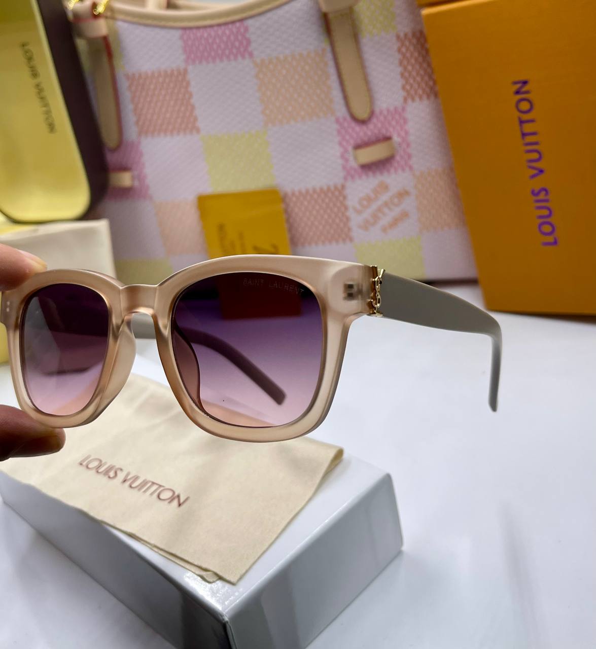 Louis Vuitton LV-E25