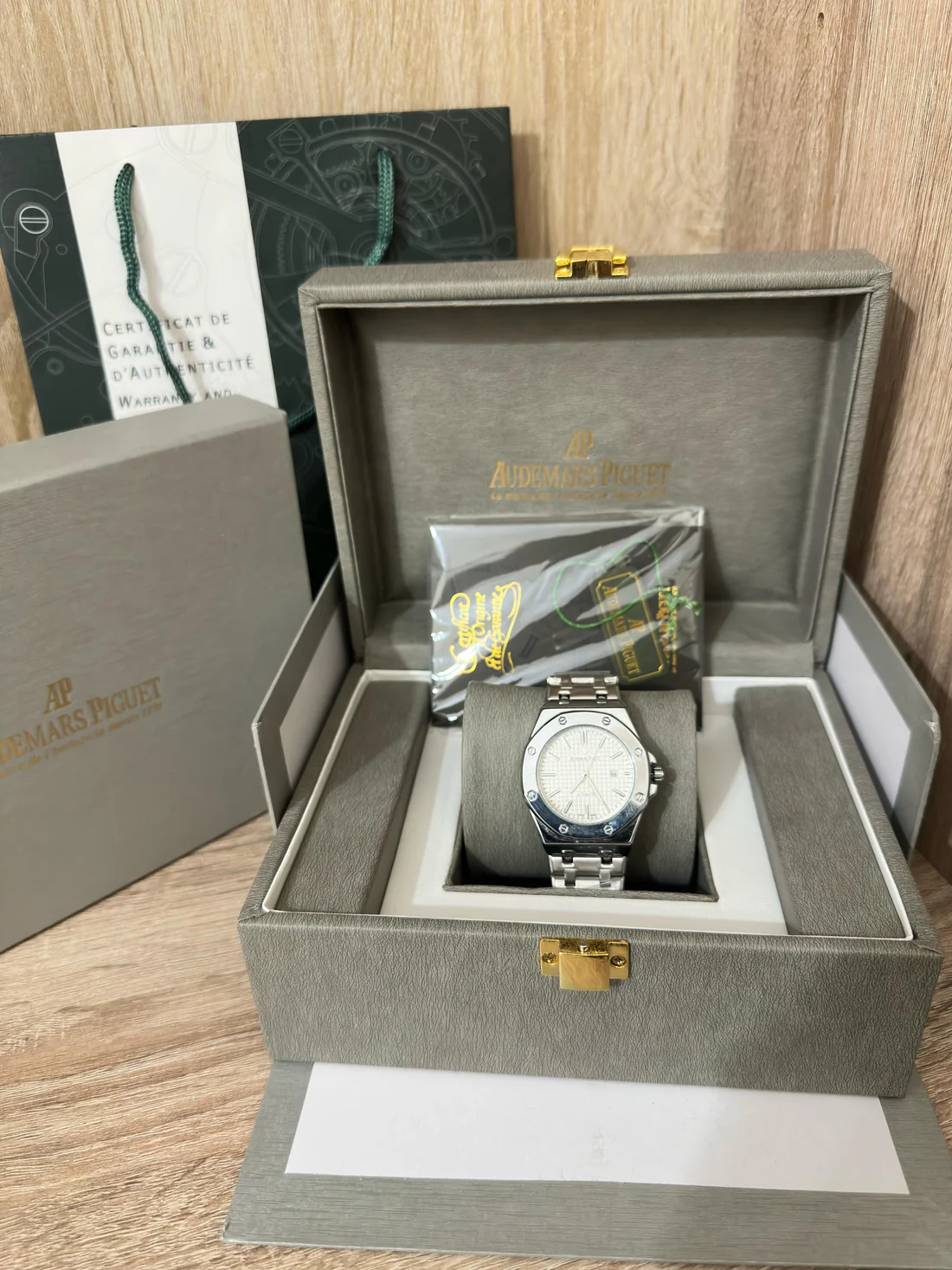 AUDEMARS PIGUET HOMMES COFFRET