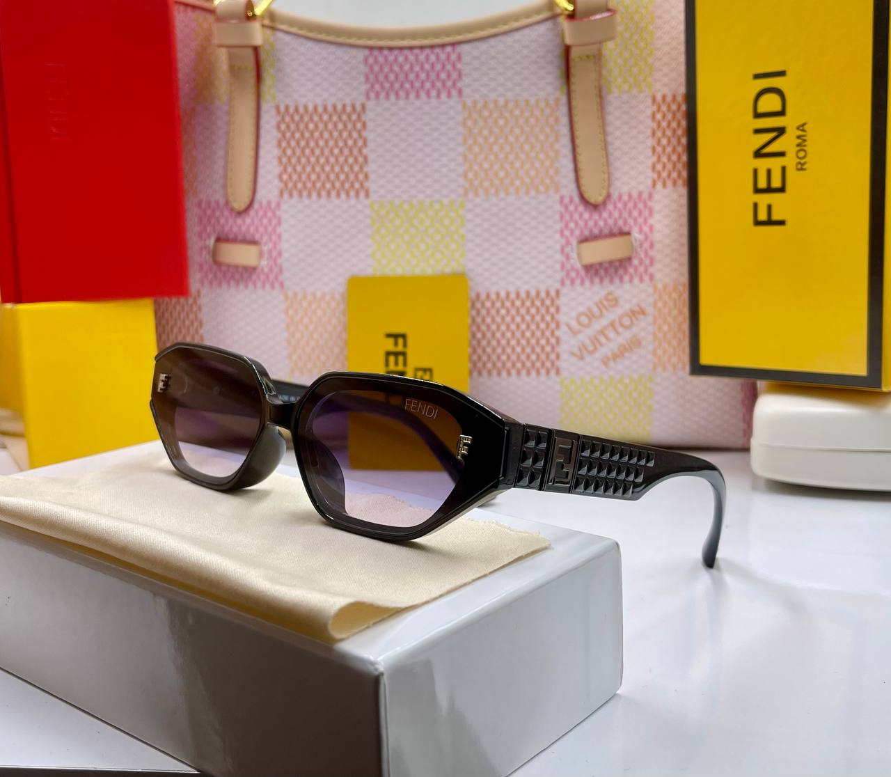 Fendi ME25