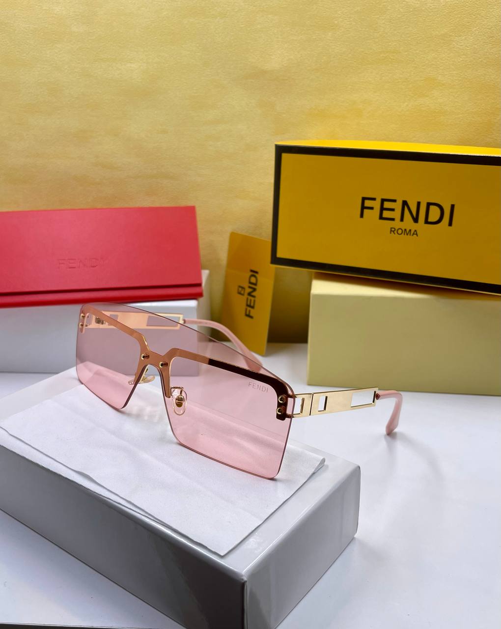 FENDI EEWW3