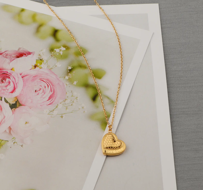 Love Pendant Necklace Set