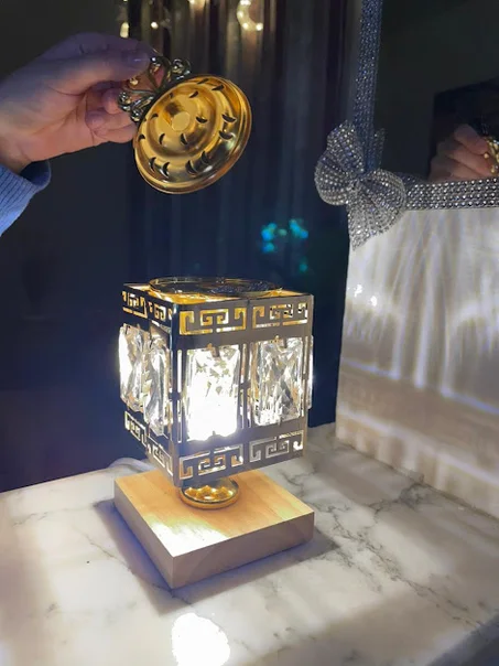 مبخرة كهربائية و مضيئة