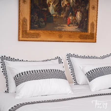 Drap Lalla Kenza Blanc Brodé en Noir