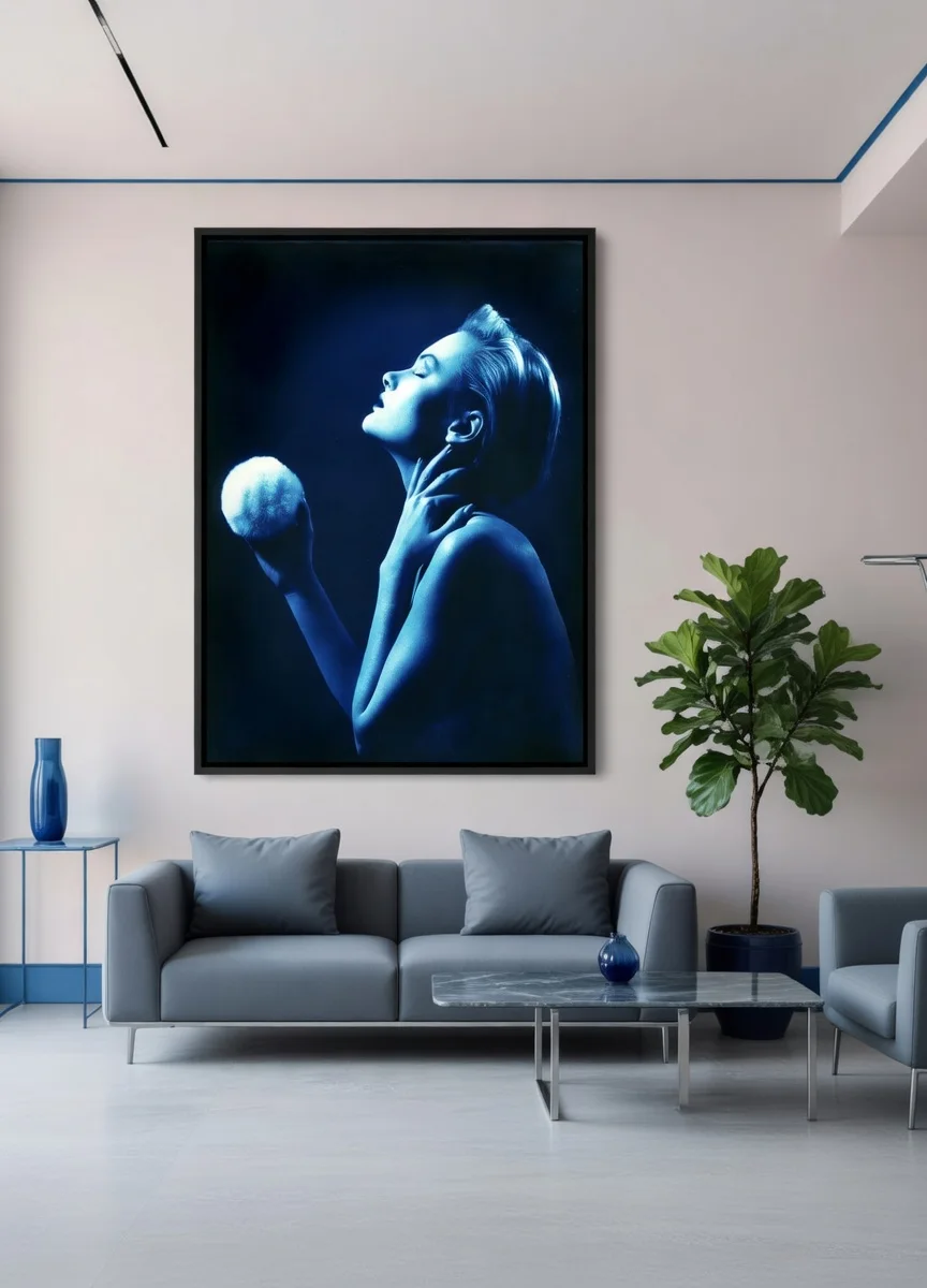 Poster Femme Lune Bleu Nuit, Portrait Artistique Envoûtant