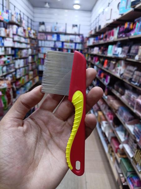 مشط لازالة القشرة و القمل