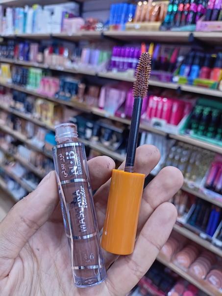 ماسكارا بني