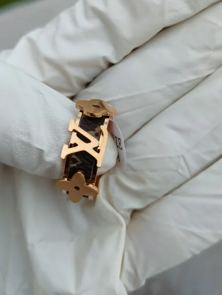 BAGUE LV
