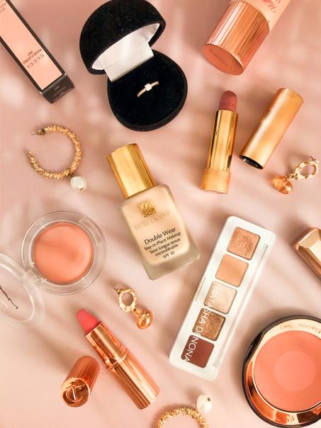 ميك أب    makeup