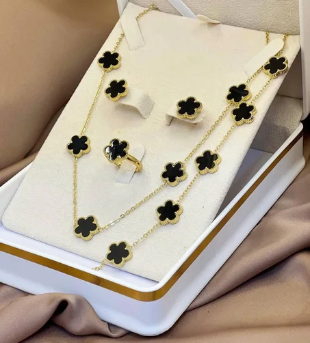 طقم فاخر باللون الأسود الملكي✨🖤