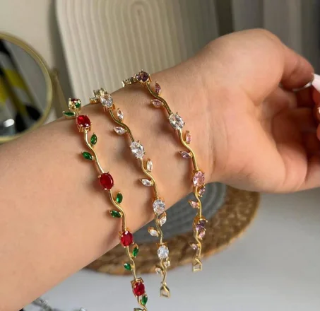 أساور أنيقة وراقية بأحجار لامعة متعددة الألوان 💎