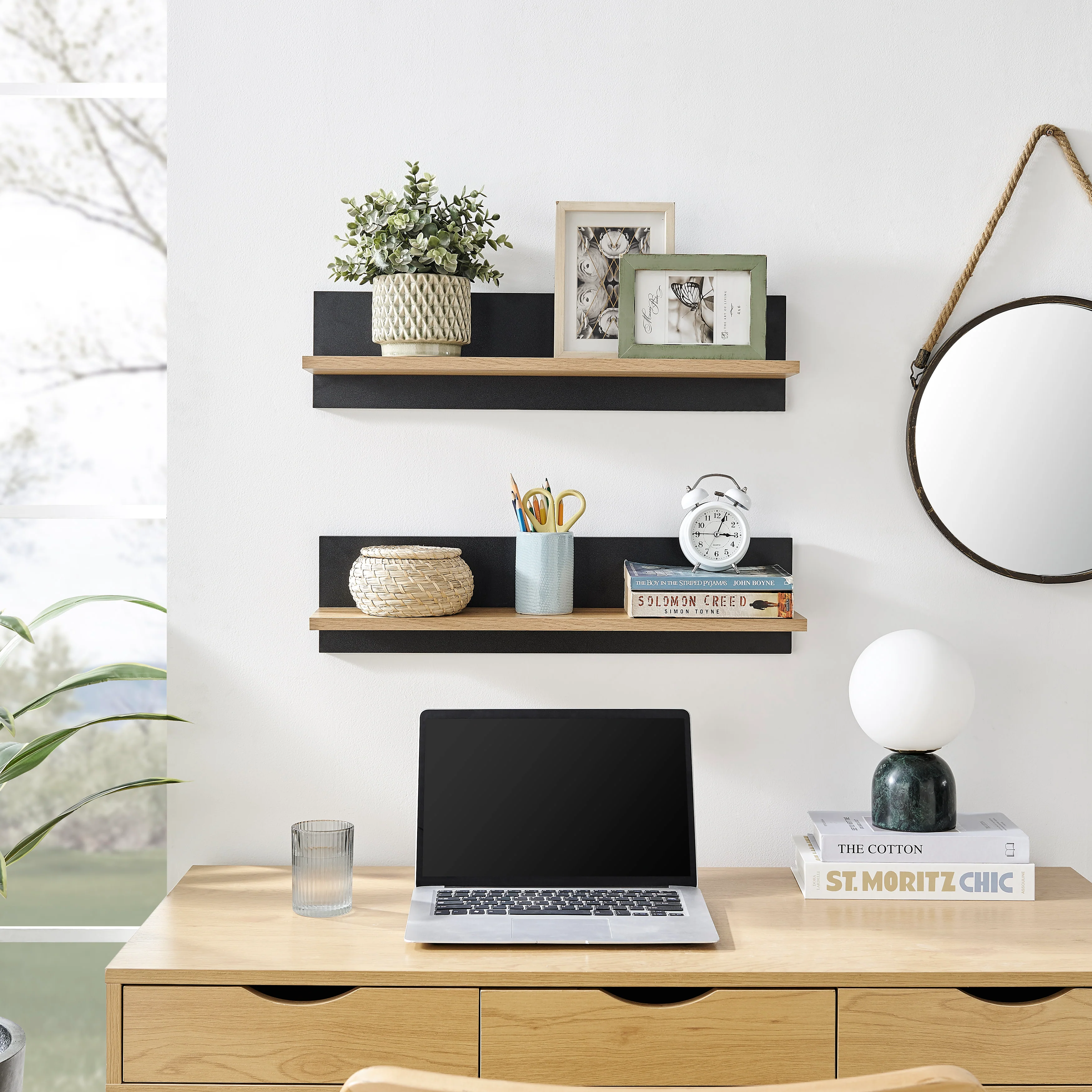 Étagères Murales Flottantes Lot de 2 - Supports Modernes pour Photos, Décorations et Rangement"