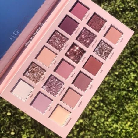 لوحات ظلال العيون hudabeauty.