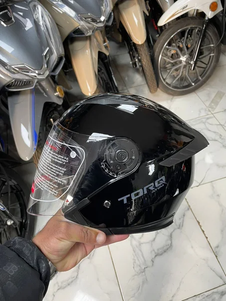 🏍️ Casque HOKA Noir – خوذة موتو عصرية وآمنة