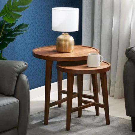 طاولة متداخلة