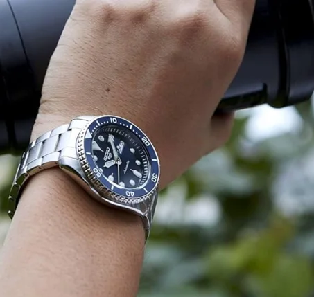 ساعة اوتوماتيك للرجال - بريساج كوكتيل تايم - منقوشة بأرقام ذهبية وتقويم للتاريخ، مقاومة للماء حتى عمق 50 متر