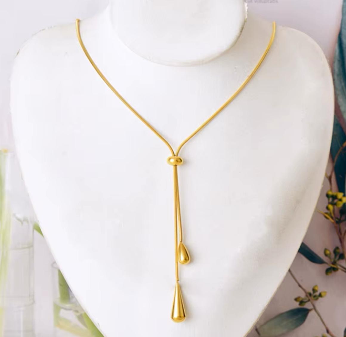 Collier avec pendentif goutte d’eau en acier inoxydable