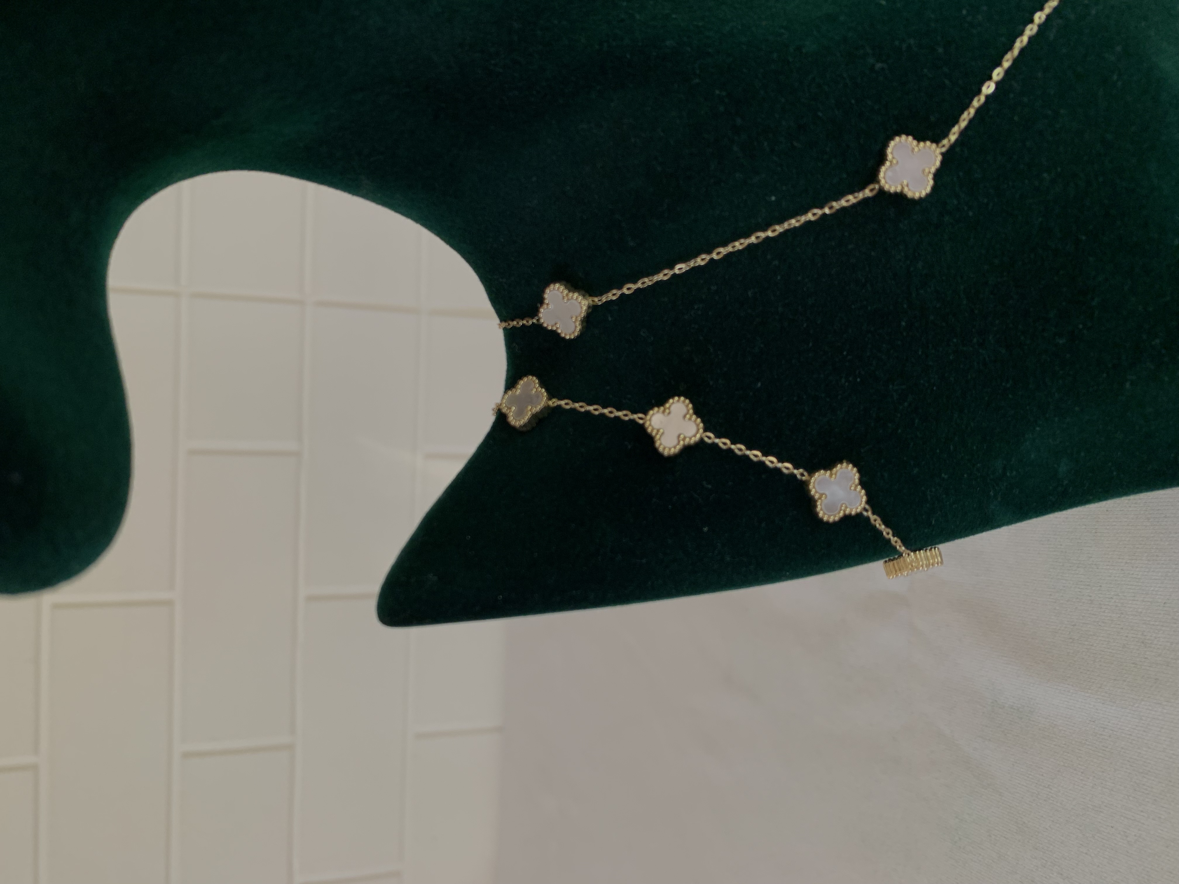 Ensemble  van cleef
