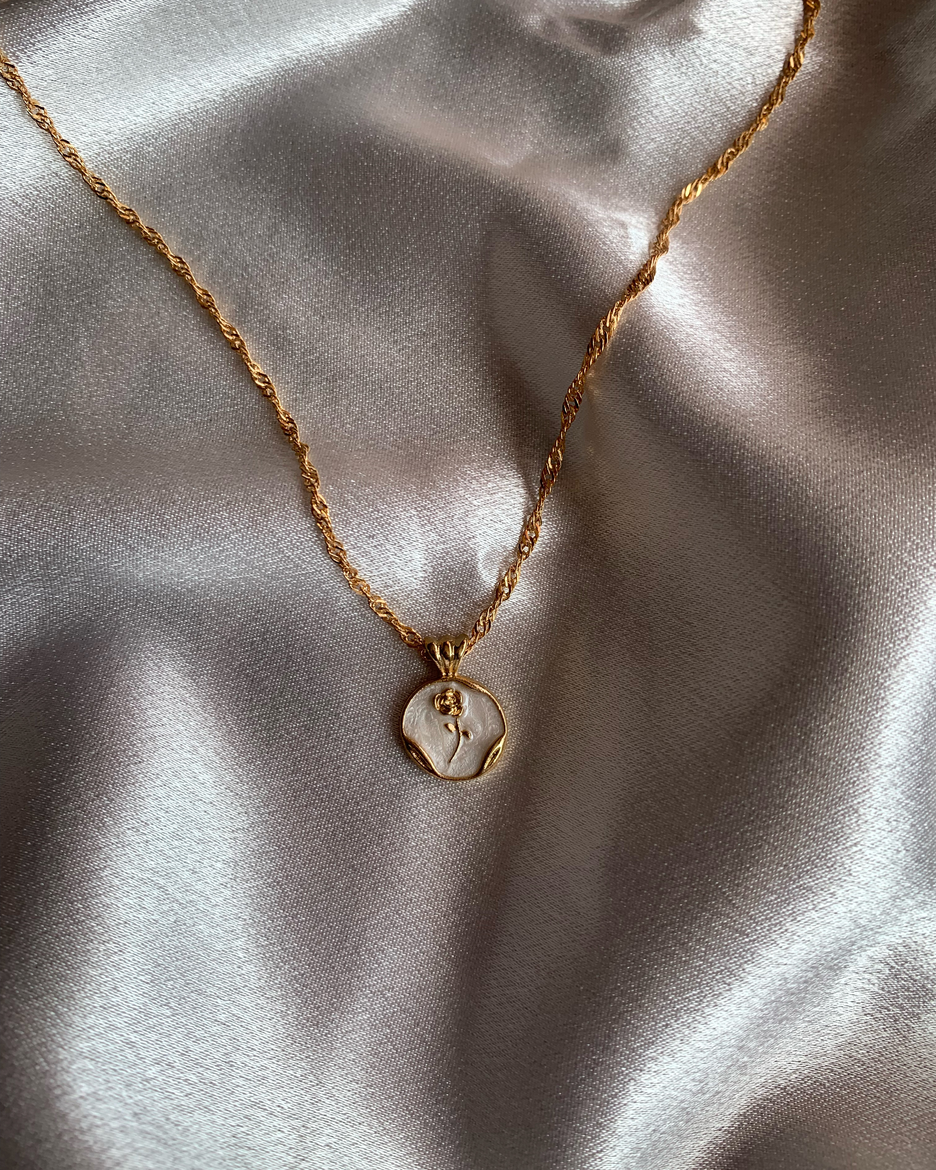 Collier doré délicat