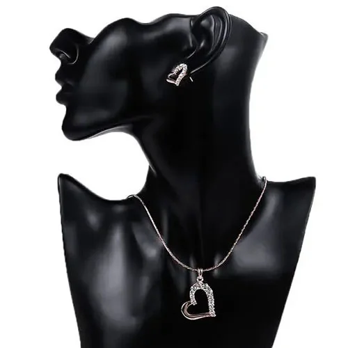 قلادة وأقراط الحب على شكل قلب بلون ذهبي