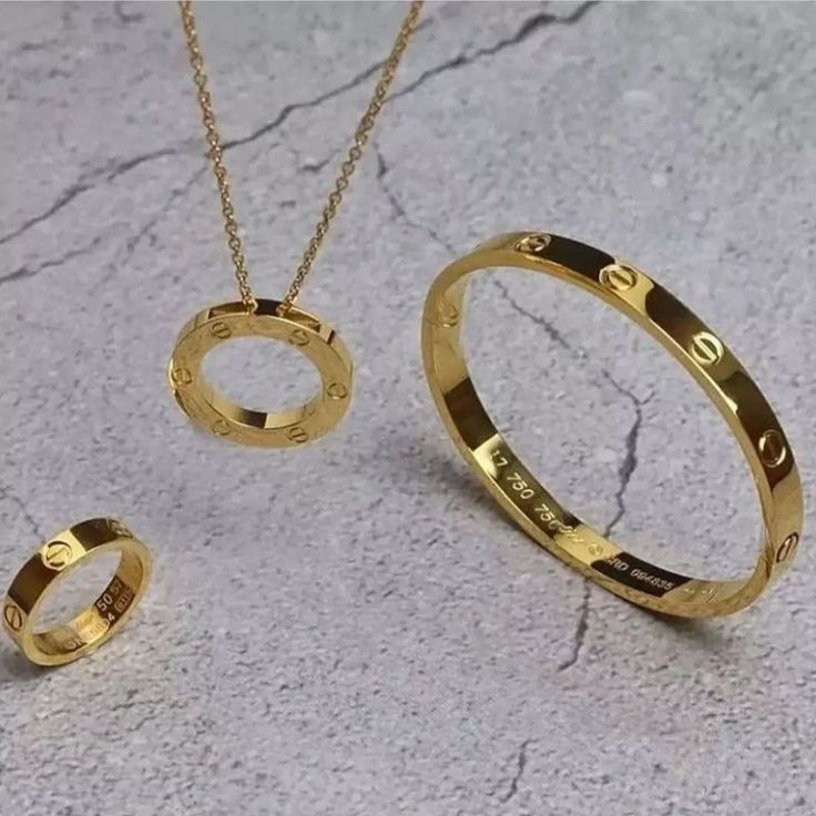 ENSEMBLE CARTIER DORร