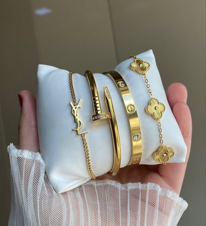2 BRACELETS CARTIER + VAN CLEEF DORÉ + YVES SAINT LAURENT