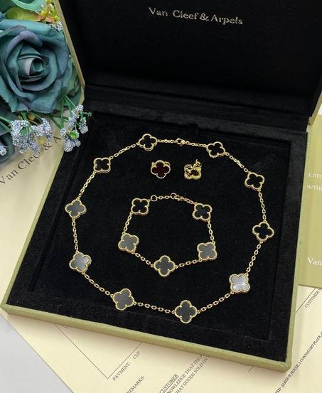 ENSEMBLE VAN CLEEF NOIR
