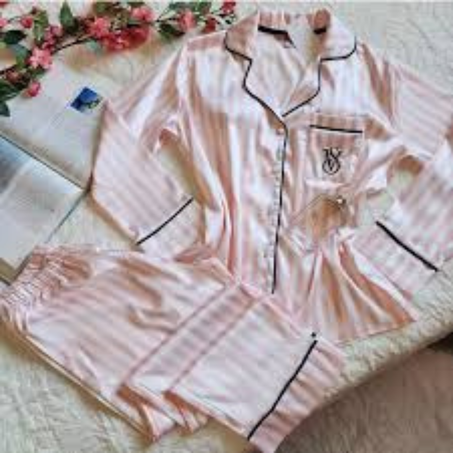 بيجاما ساتان نسائية مخططة