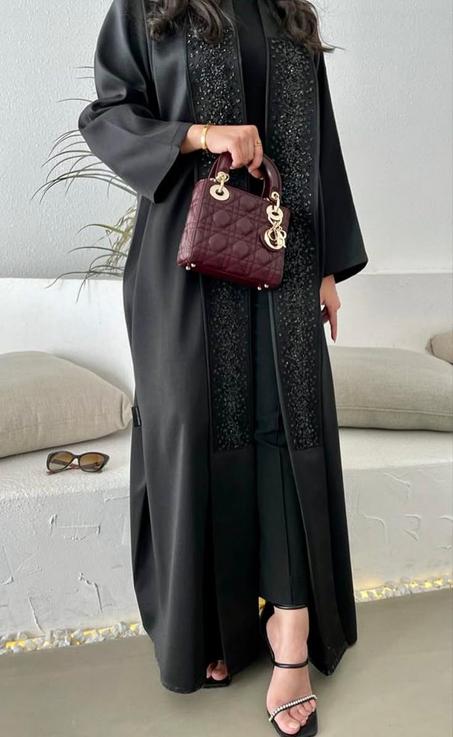 ملابس نسائية