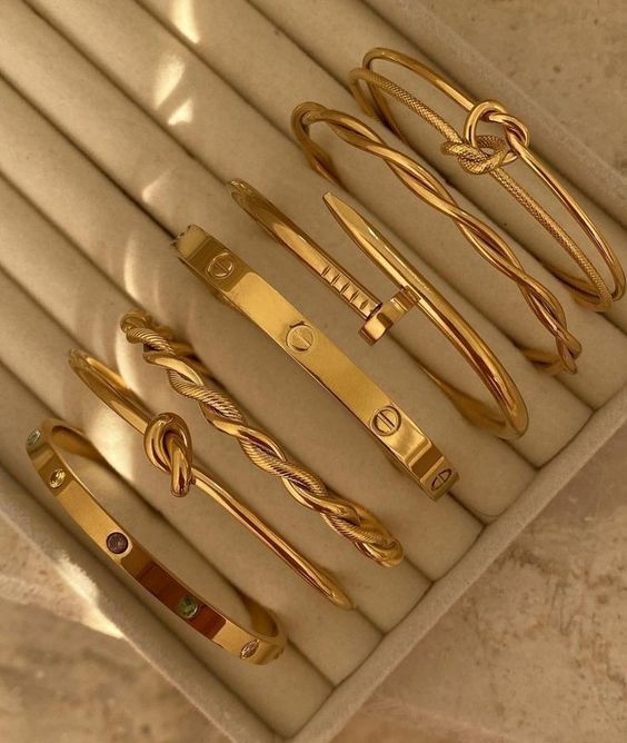 GOURMETTES & BRACELETS