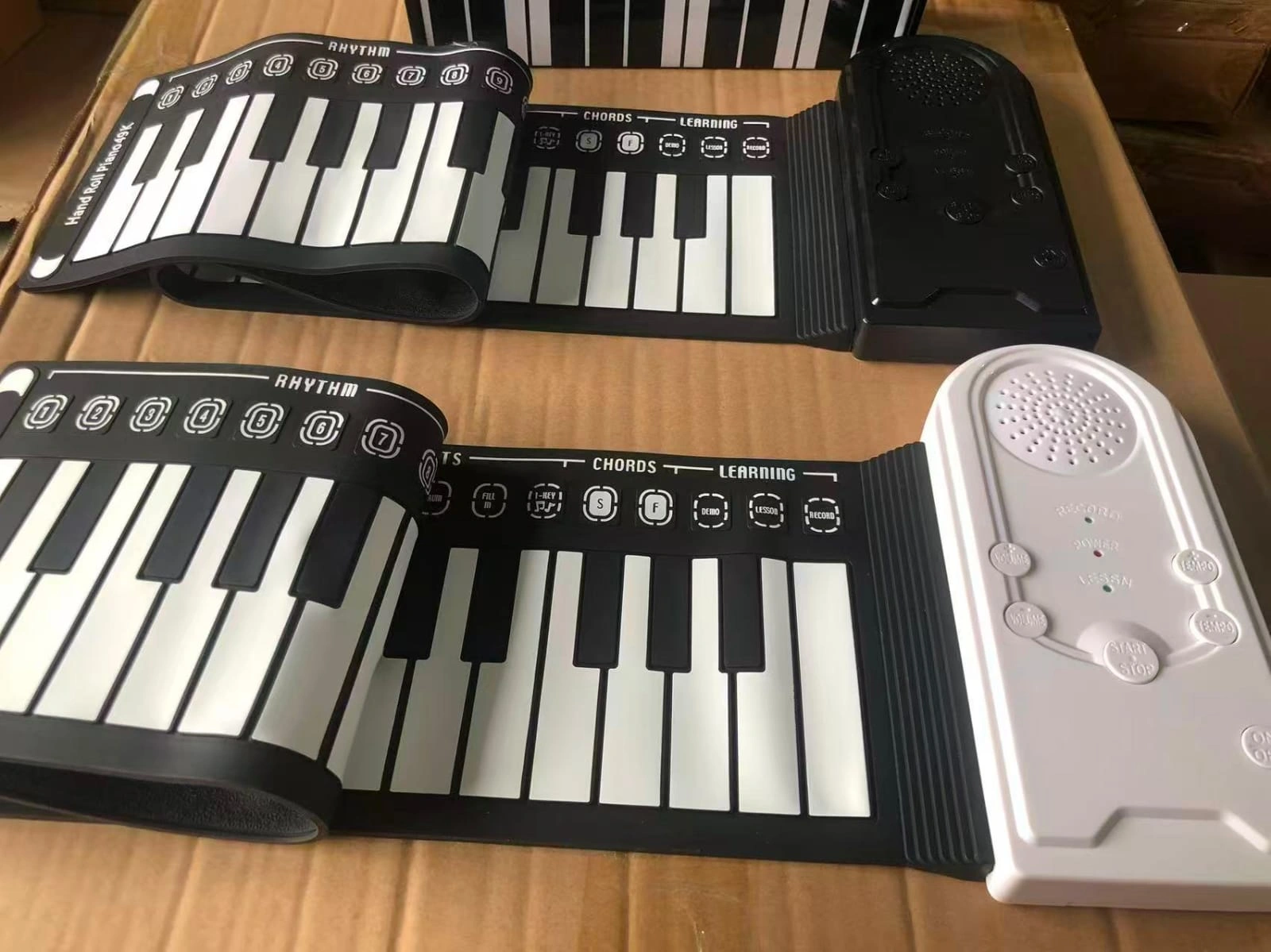 🎹 بيانو قابل للّف – (Piano enroulable)