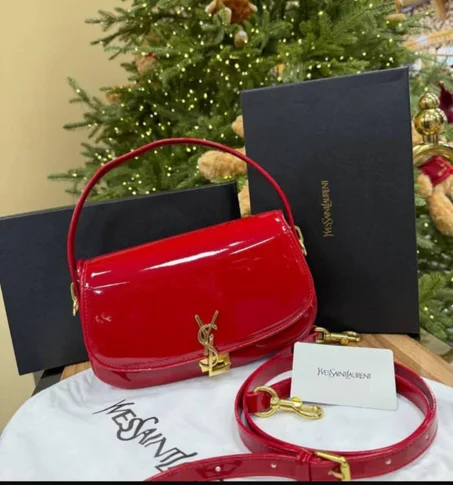 حقيبة يد من نوع Yves Saint Laurent rouge