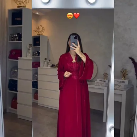 قفطان بالتطريز الرباطي: