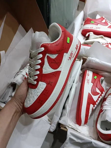 حذاء عصري بتصميم فاخر