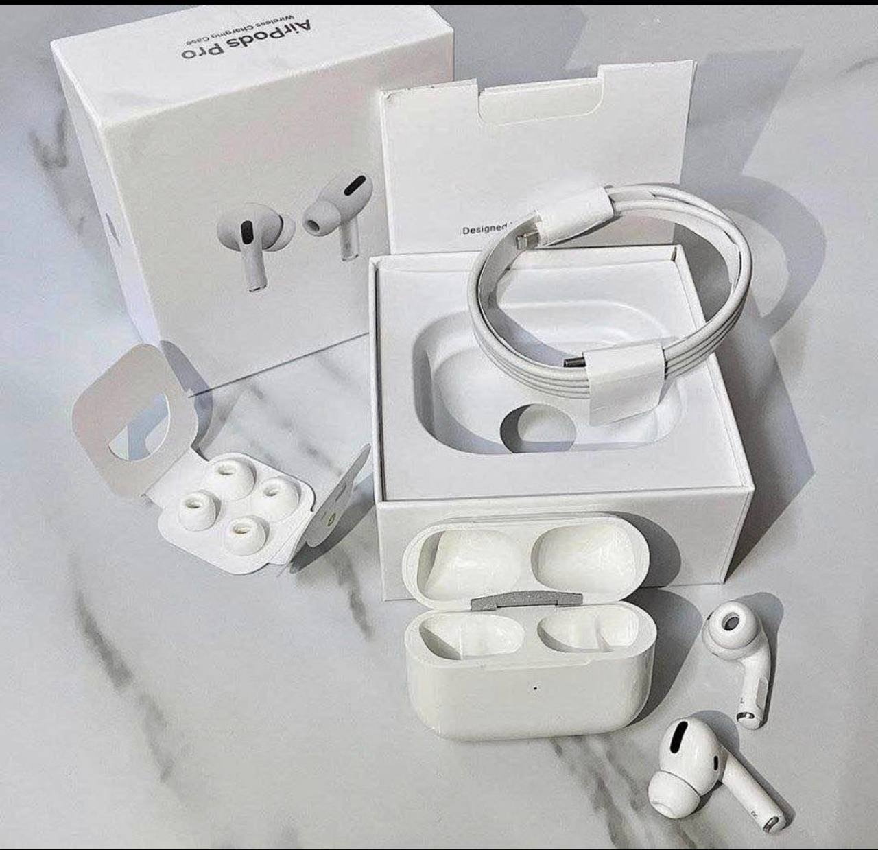سماعات Apple AirPods Pro – نسخة هاي كوبي بجودة عالية مع شحن لاسلكي