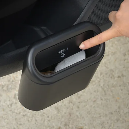 سلة مهملات للسيارة