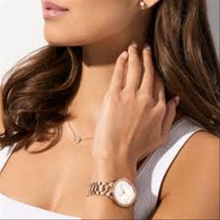 ساعات نسائية