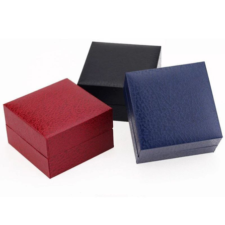 علبة للساعات او الأساور جميلة و صلبة