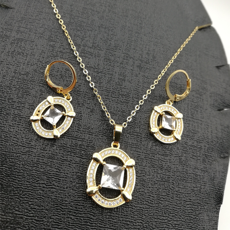 طقم مجوهرات بديكور جوهرة متمركزة بدائرة مرصعة 3 قطع